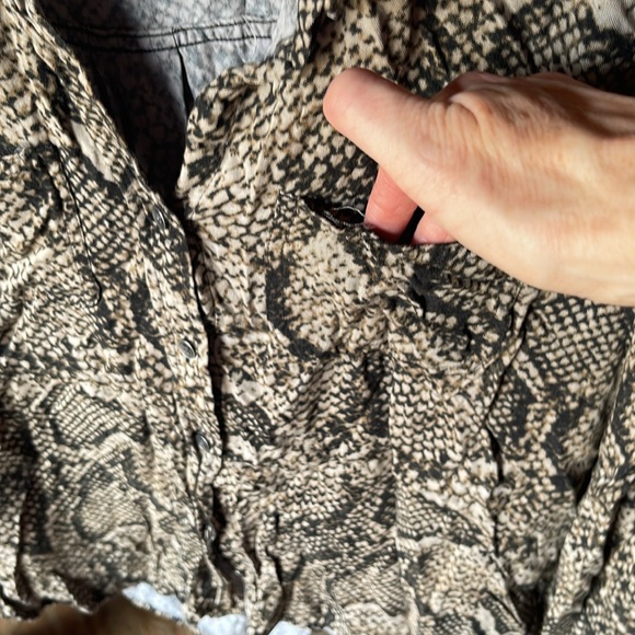 Rock & Republic Python Button up - Picture 3 of 4
